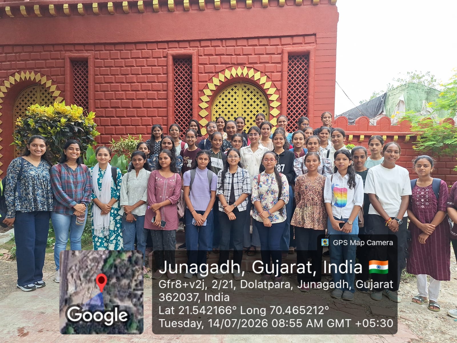 🌿 Students Visited Junagadh Sakkarbaug Zoo 🦁
