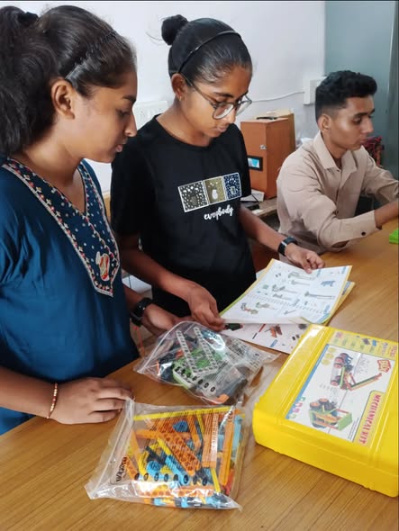 🤖✨ Robot Making Competition – Vikas Saptah